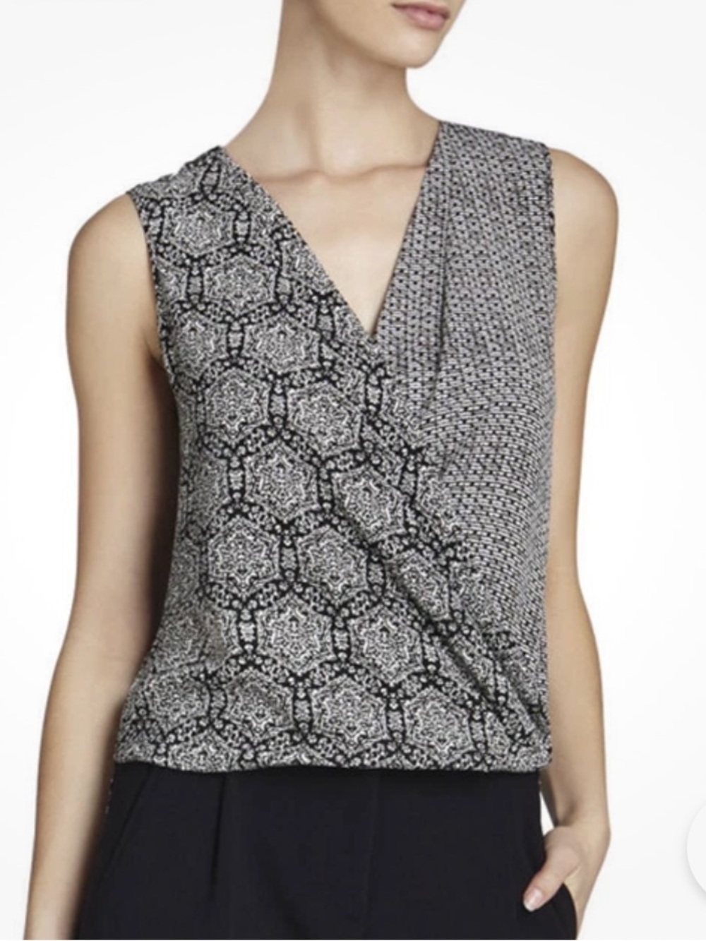 BCBG MaxAzria Meghan Sleeveless Black & White Printed Shell Top